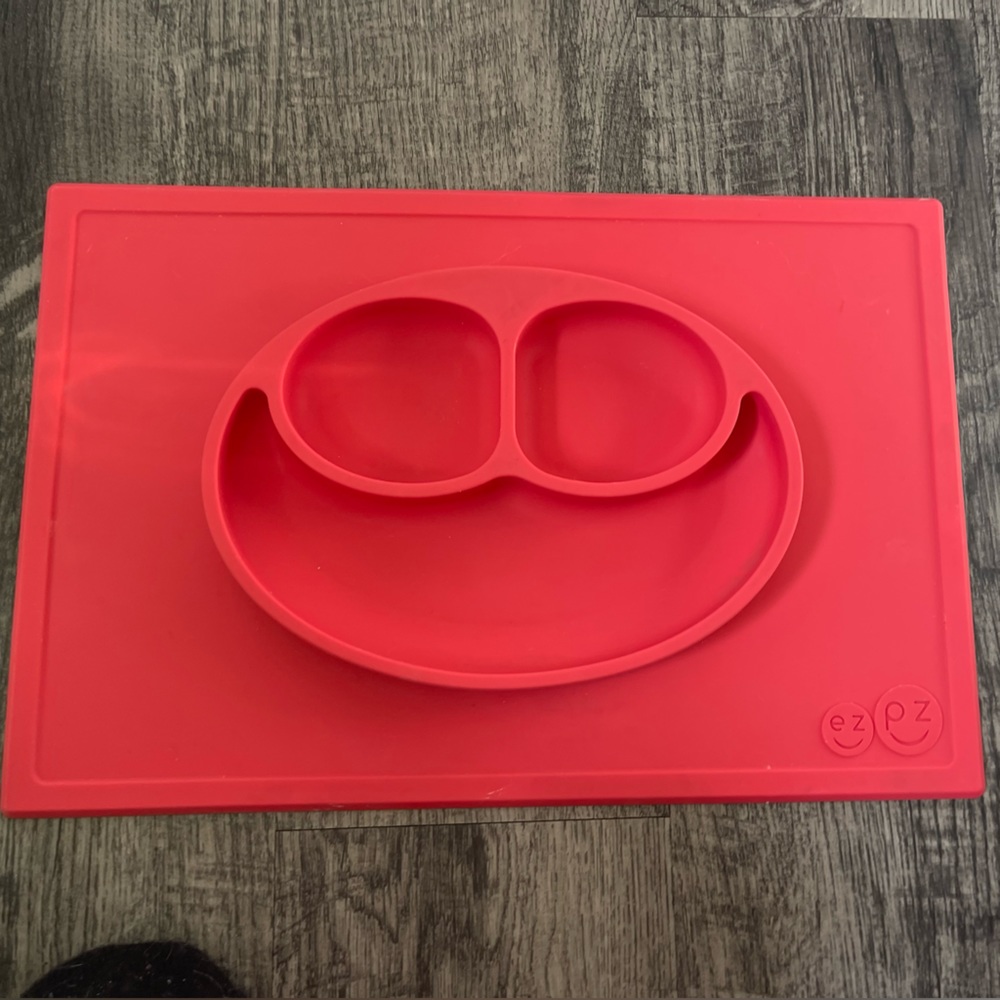 Ezpz the happy dining mat